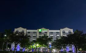 Holiday Inn Express And Suites Fort Lauderdale Airport West By Ihg